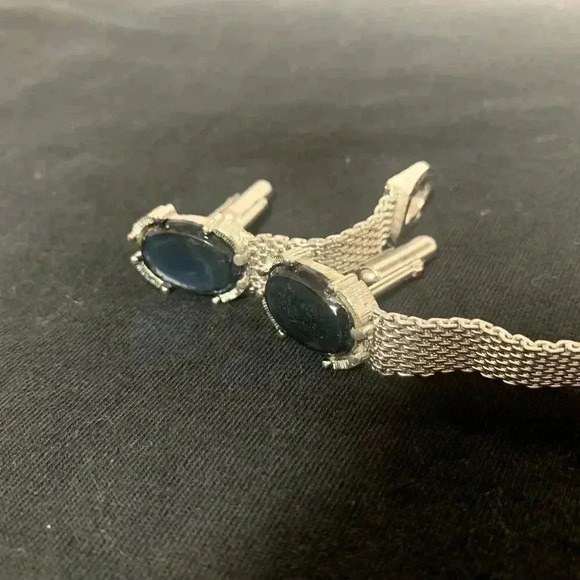 Vintage SWANK 1.25" Silver Tone Smoky Quartz Wrap Around Mesh Cufflinks. - Picture 5 of 11